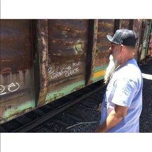 Meet your Posher, Larry